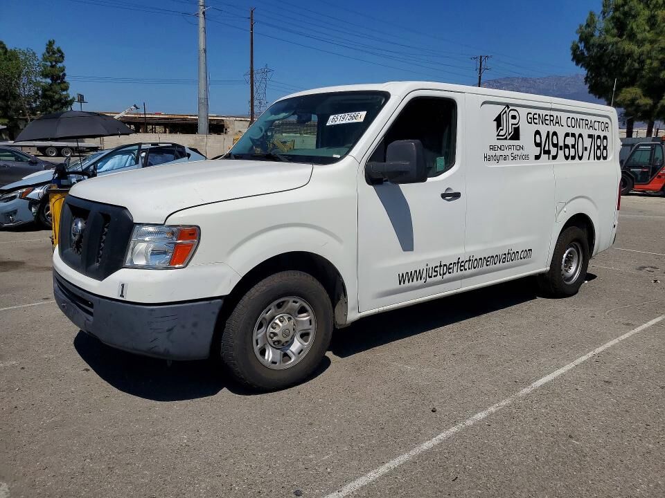 2017 NISSAN NV