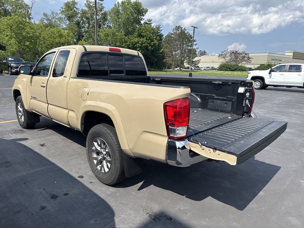 2016 TOYOTA Tacoma