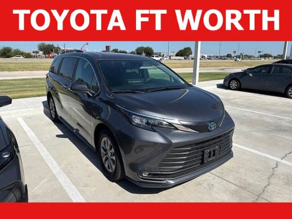 2025 TOYOTA Sienna