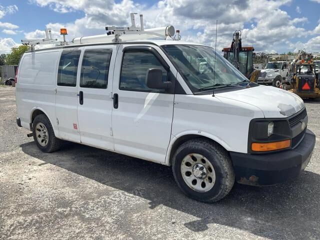 2011 CHEVROLET Express