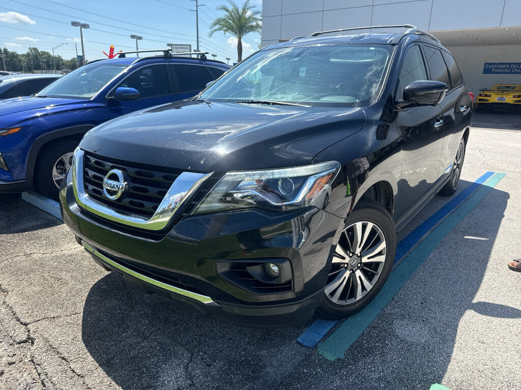 2017 NISSAN Pathfinder