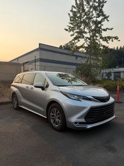 2021 TOYOTA Sienna