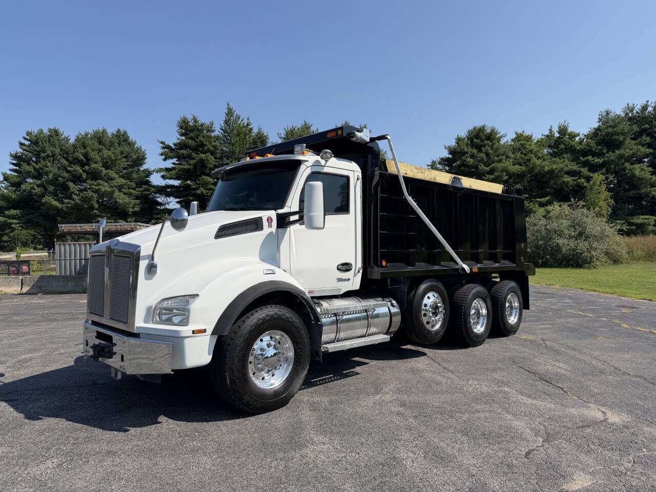 2017 KENWORTH T880
