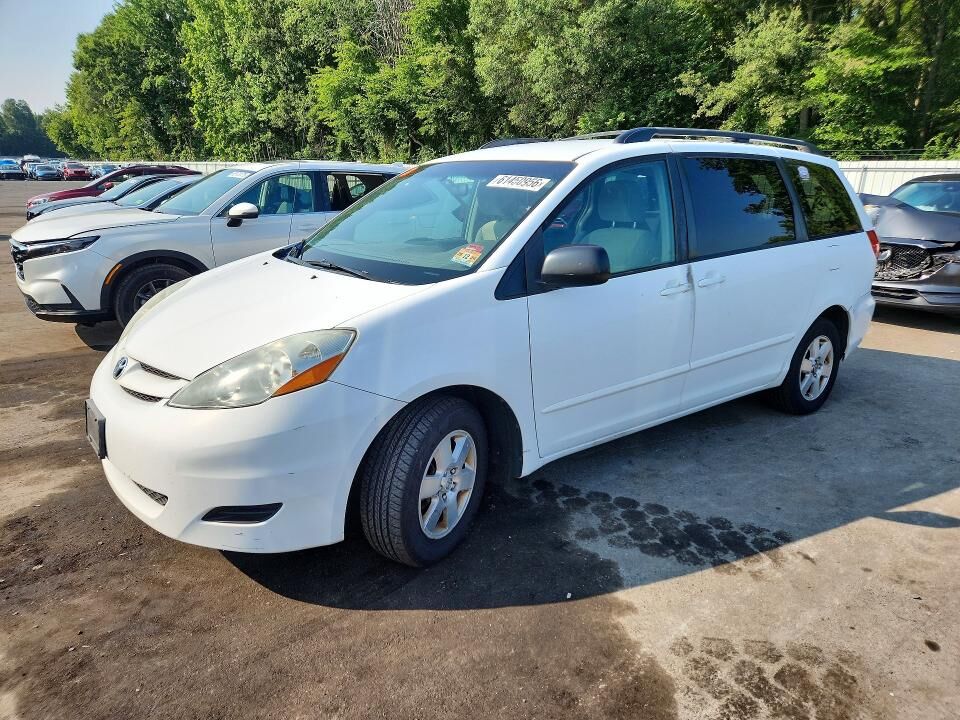 2009 TOYOTA Sienna
