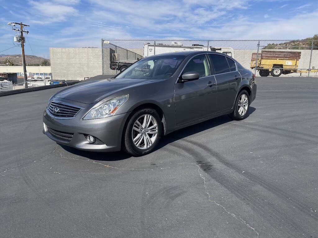 2015 INFINITI Q40