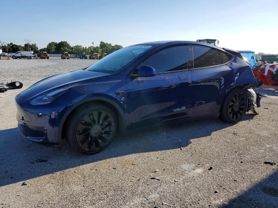 2022 TESLA Model Y