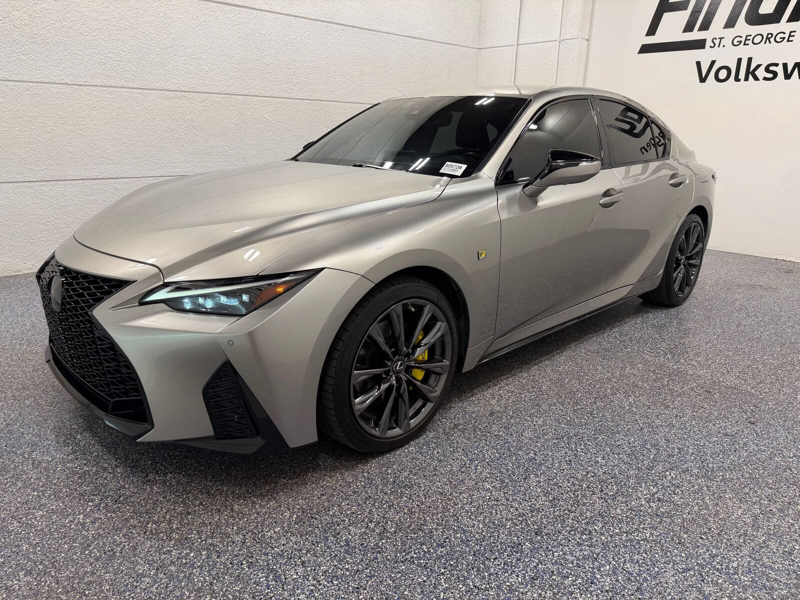 2022 LEXUS IS