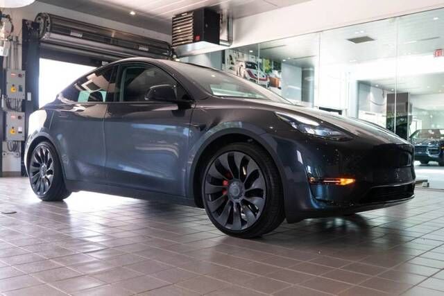2024 TESLA Model Y