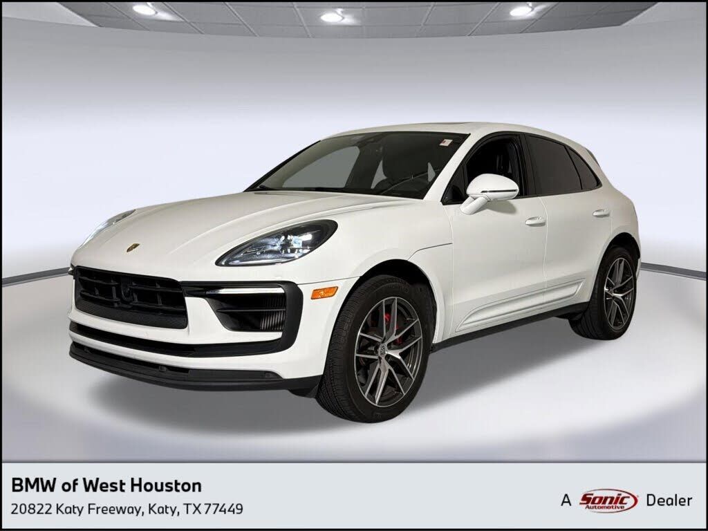 2023 PORSCHE Macan