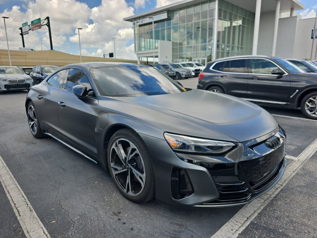 2022 AUDI e-tron