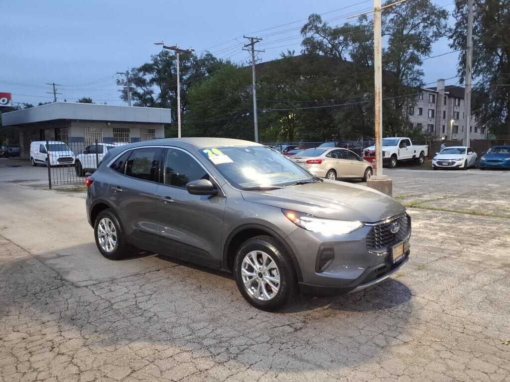 2024 FORD Escape