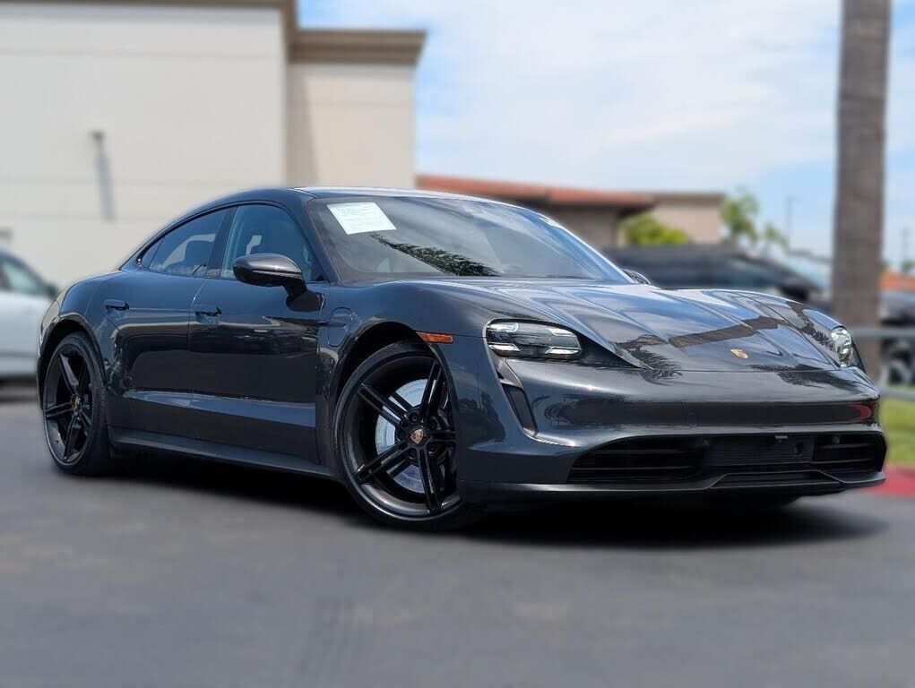 2020 PORSCHE Taycan