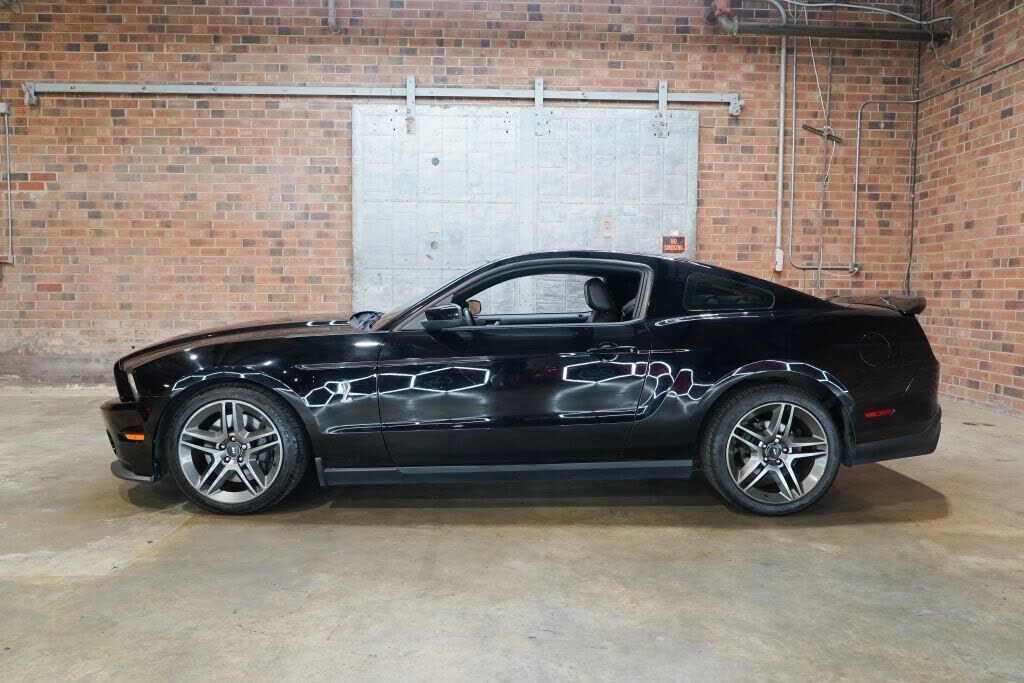 2010 FORD Mustang