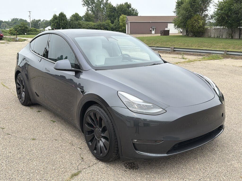 2023 TESLA Model Y