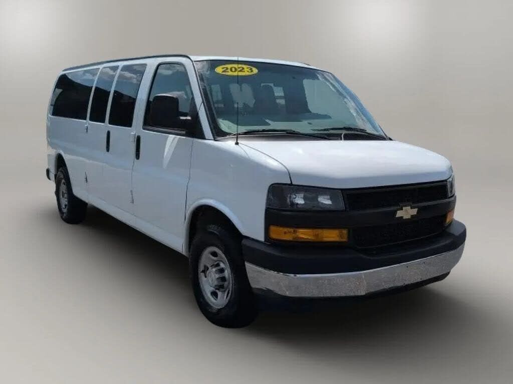 2023 CHEVROLET Express