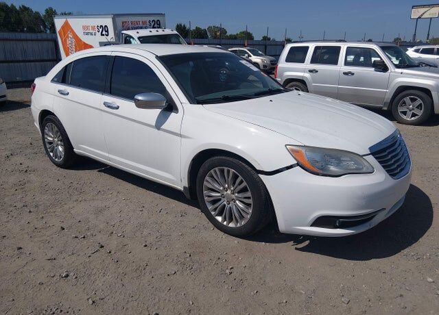 2012 CHRYSLER 200