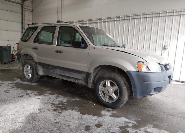 2004 FORD Escape