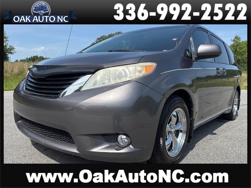 2012 TOYOTA Sienna