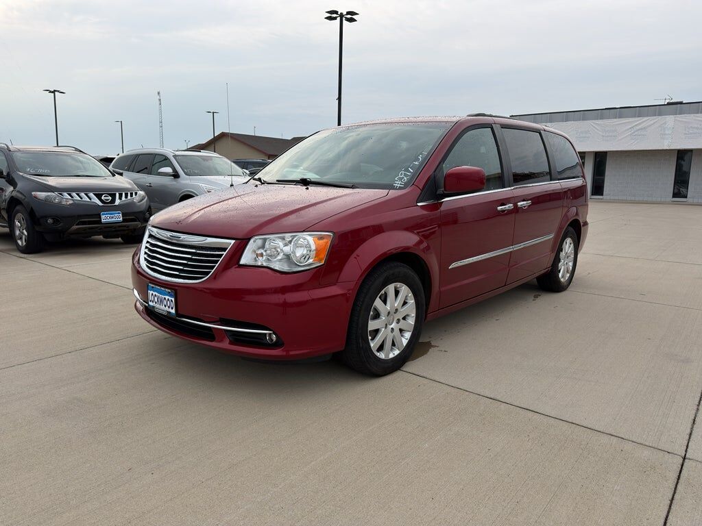 2016 CHRYSLER Town and Country