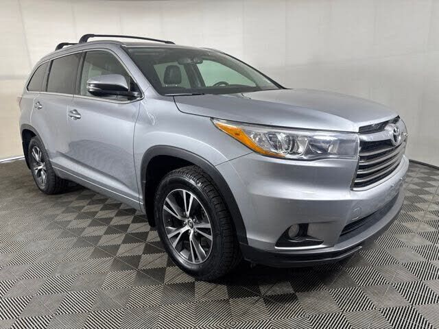2016 TOYOTA Highlander