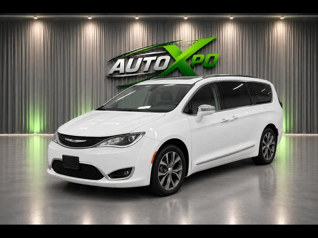 2017 CHRYSLER Pacifica