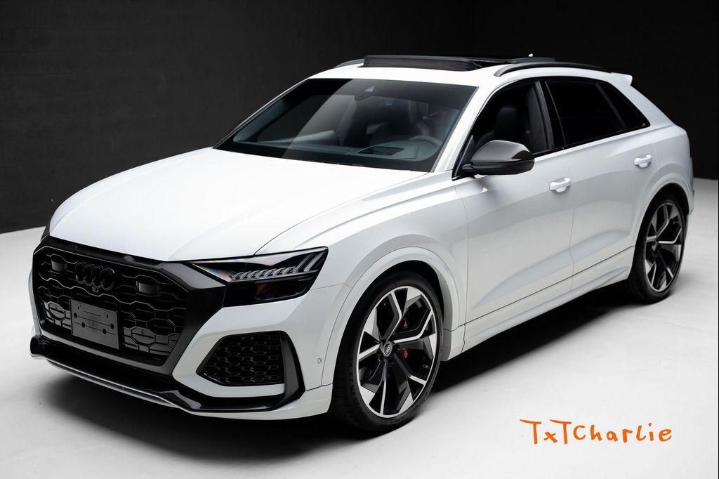 2023 AUDI RS Q8