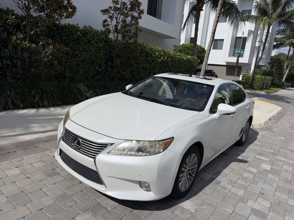 2013 LEXUS ES
