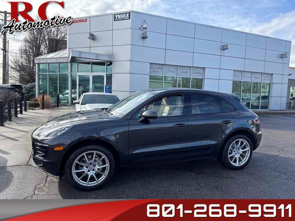 2018 PORSCHE Macan