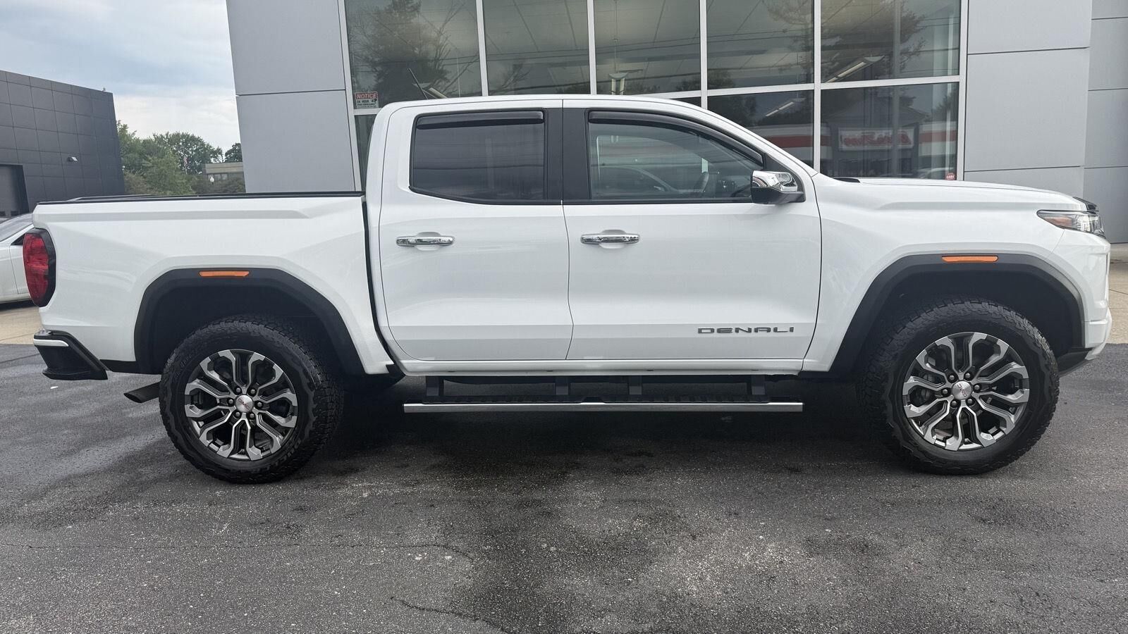 2023 GMC Canyon