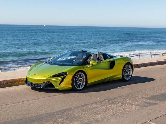 2025 MCLAREN ARTURA