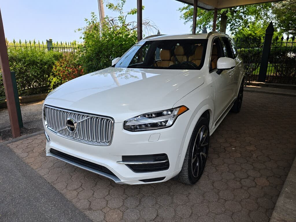 2019 VOLVO XC90