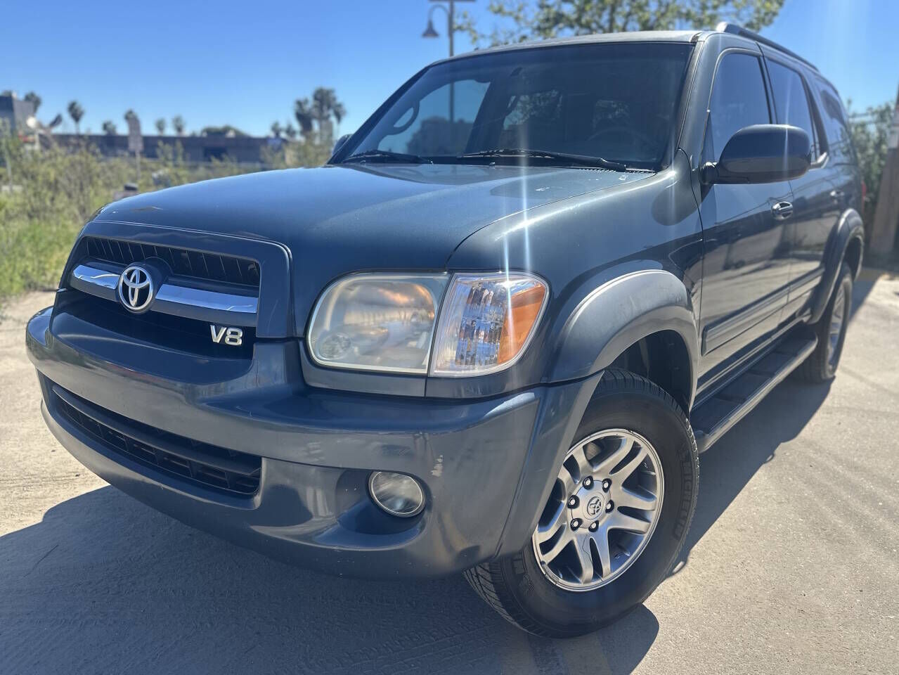 2005 TOYOTA Sequoia