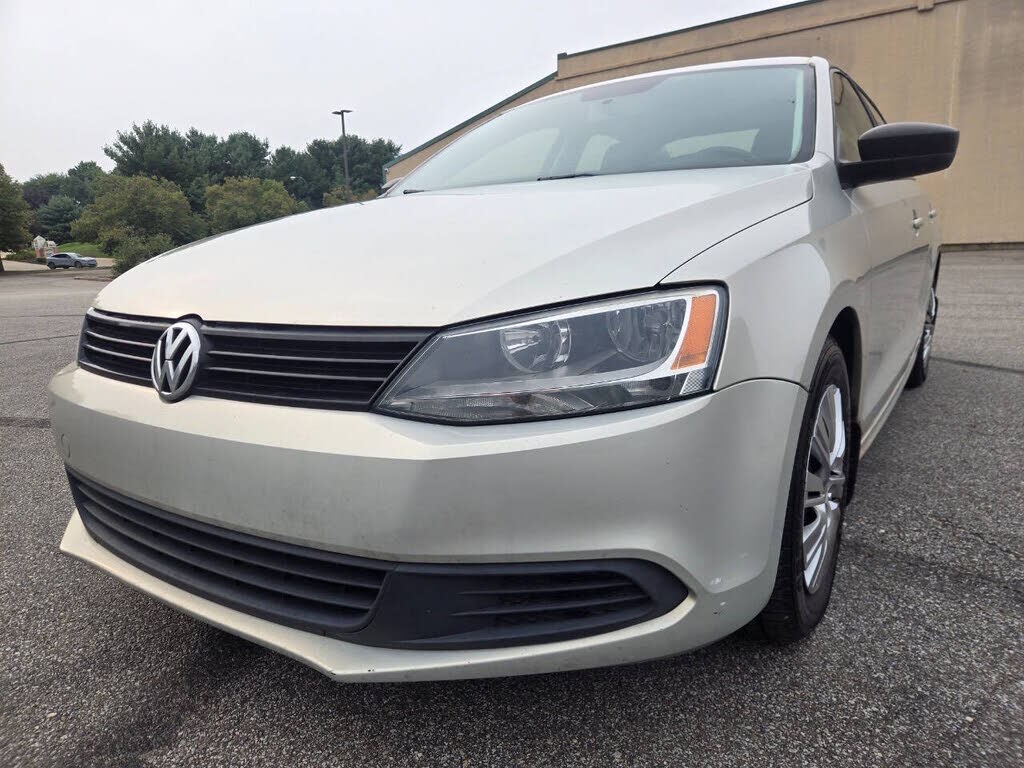 2011 VOLKSWAGEN Jetta