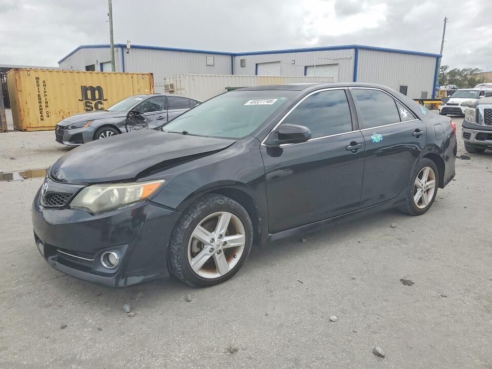 2013 TOYOTA Camry