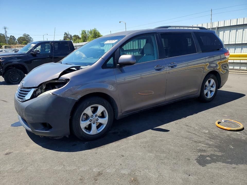 2012 TOYOTA Sienna