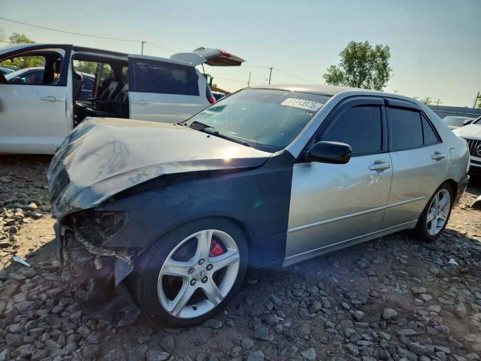 2001 LEXUS IS