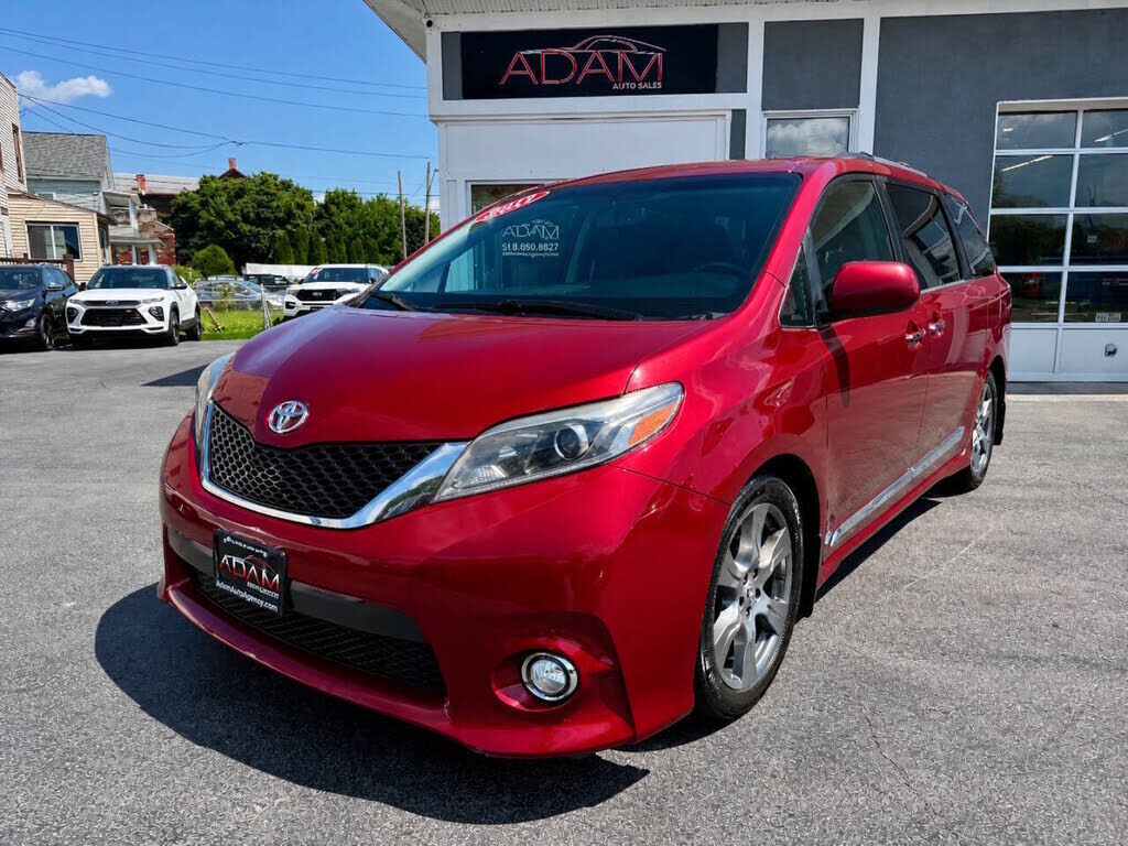 2017 TOYOTA Sienna