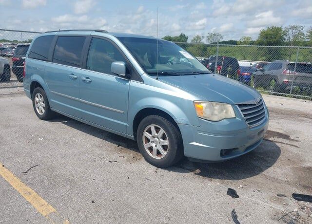 2010 CHRYSLER Town and Country