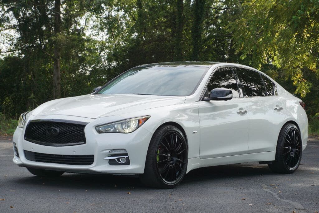 2016 INFINITI Q50