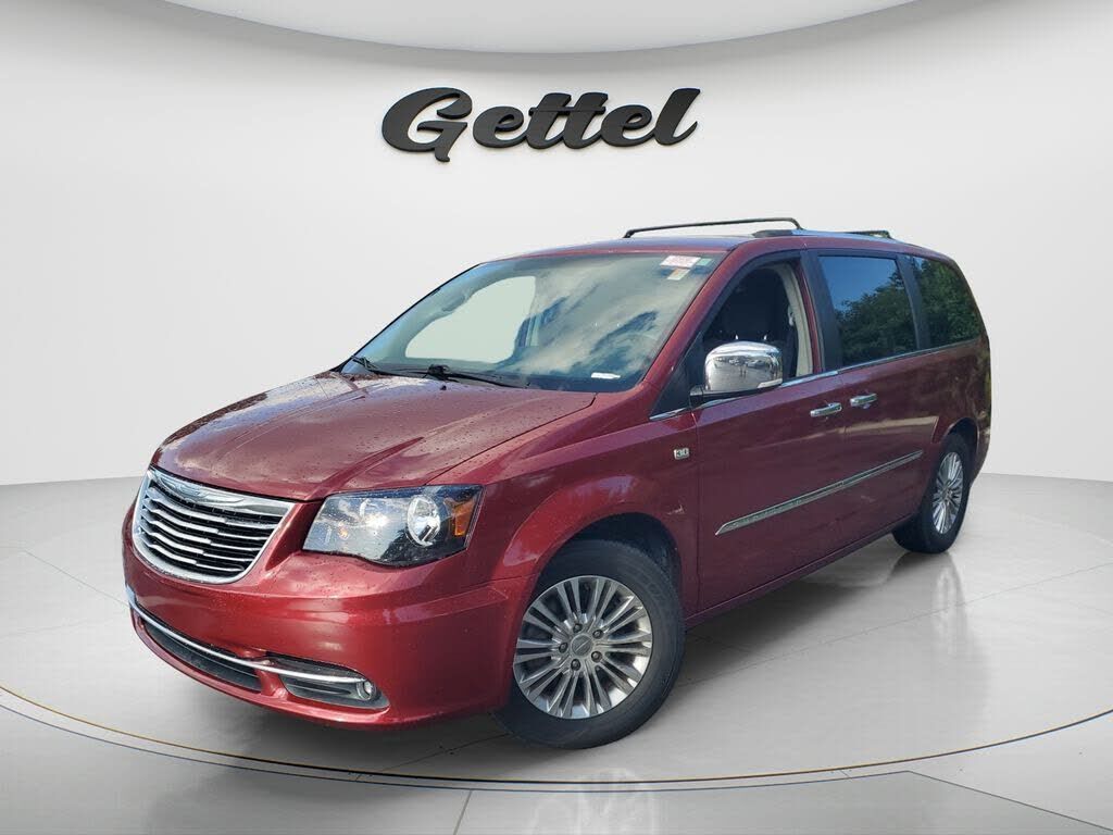 2014 CHRYSLER Town and Country