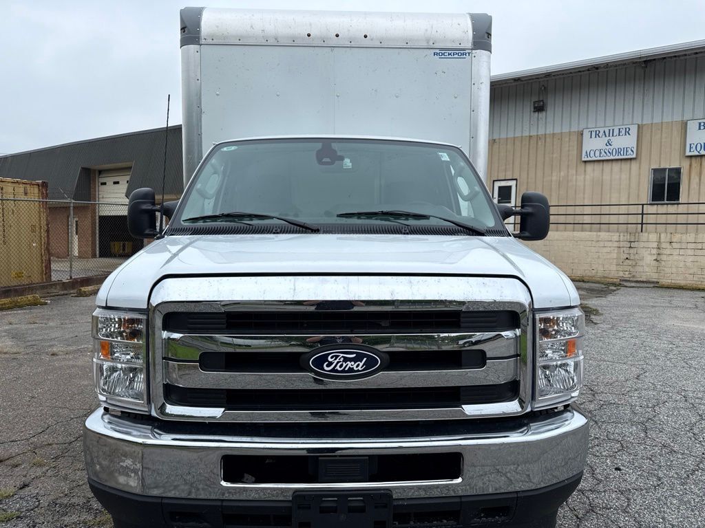 2027 FORD E-450