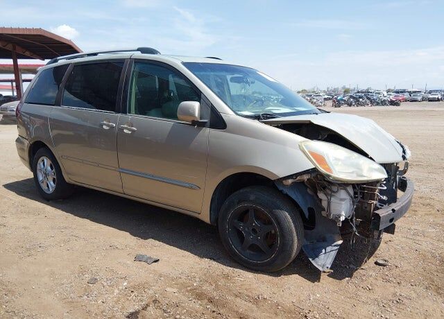 2004 TOYOTA Sienna