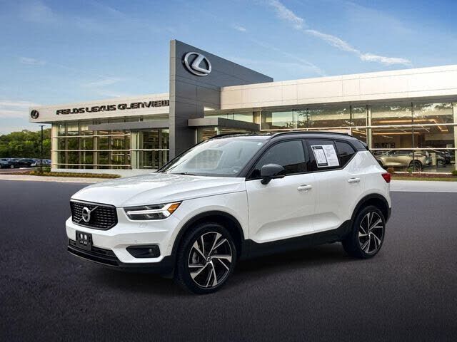 2022 VOLVO XC40
