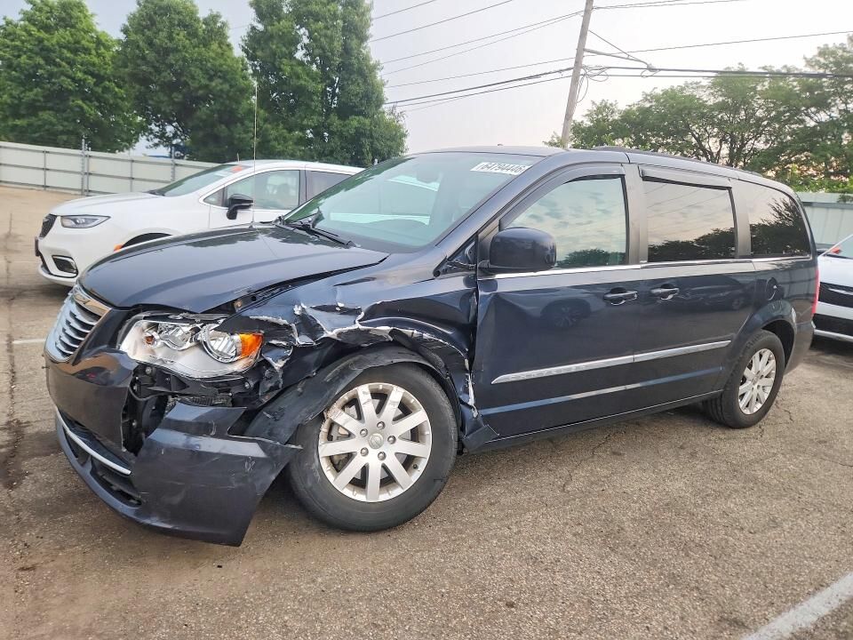2013 CHRYSLER Town and Country