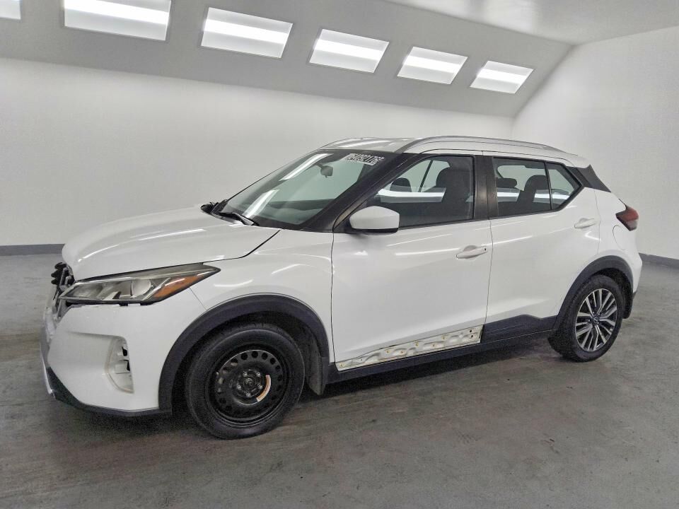 2022 NISSAN Kicks