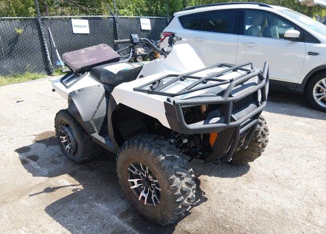 2023 TRACKER Tracker