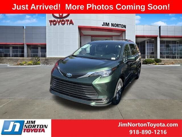 2025 TOYOTA Sienna