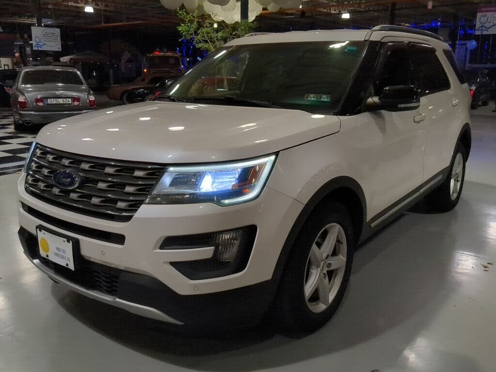 2016 FORD Explorer