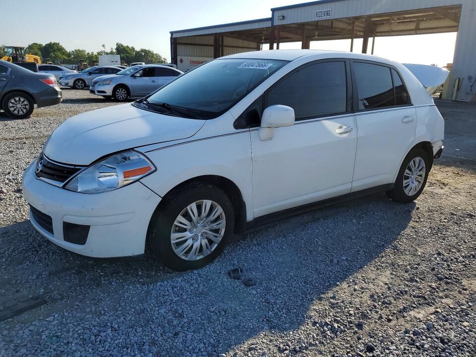 2011 NISSAN Versa