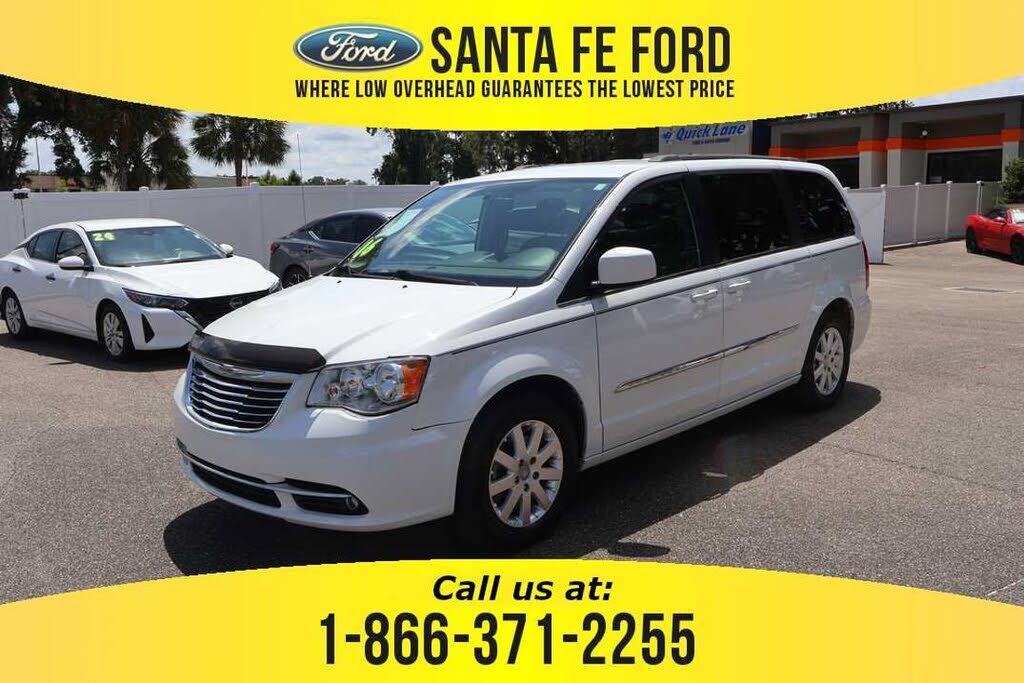 2016 CHRYSLER Town and Country